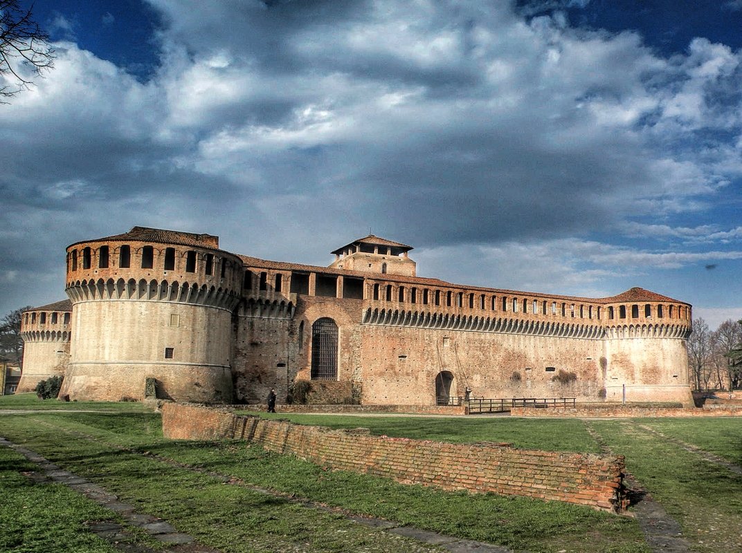 🏰 로카 스포르체스카